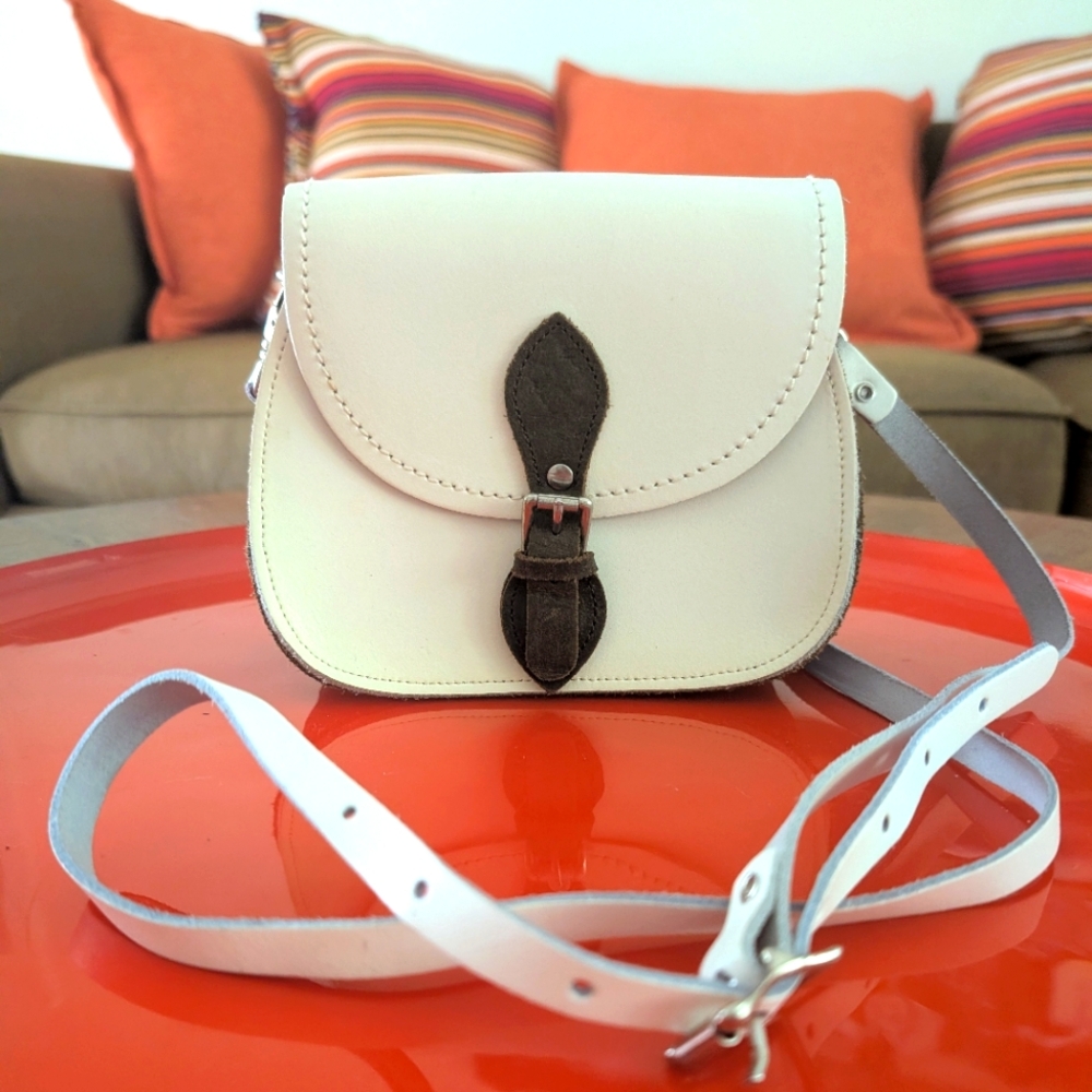 Zatchels Handmade Leather White/Brown Saddle Crossbody Bag